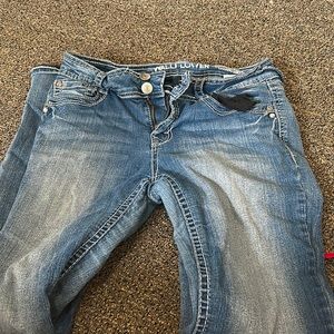 Wallflower jeans, size 9 been worn a handful of times